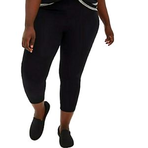 Torrid Black Leggings Plus Size Cropped Pants Gym Workout Casual 5x/6x